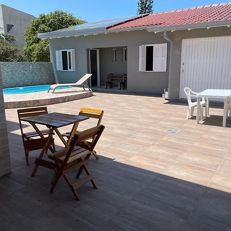 הוילה טרמנדאי Casa Com Piscina Proxima Ao Mar מראה חיצוני תמונה